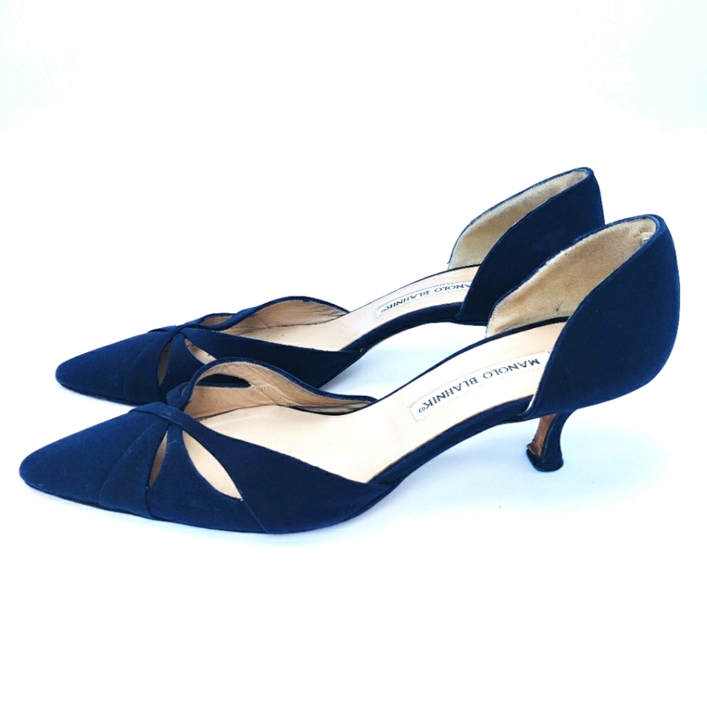 Manolo Blahnik Kitten Heels in Black size 38